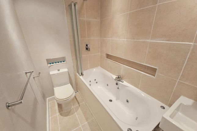 Flat 3,4, Mauldeth Road West, Manchester photo 3