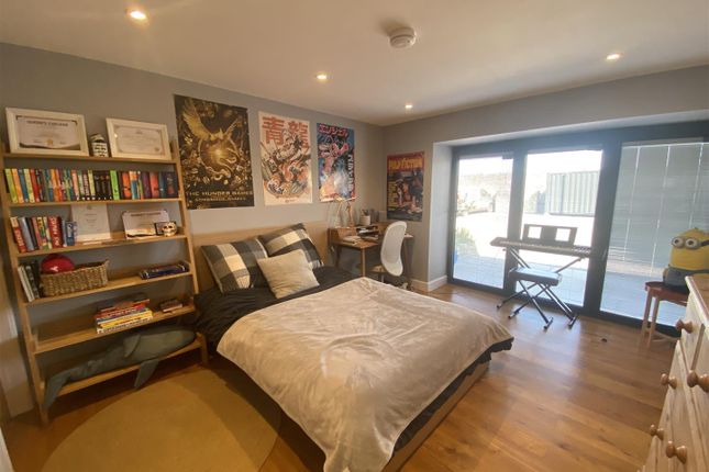 Downstairs Bedroom With Ensuite