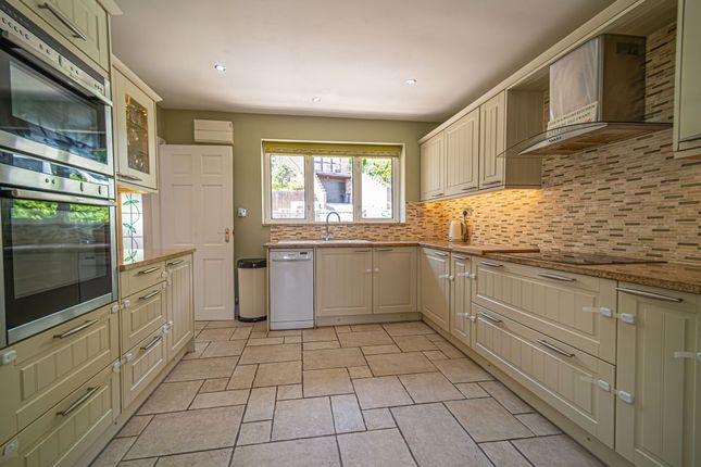30 Glanwern Rise, Newport photo 3