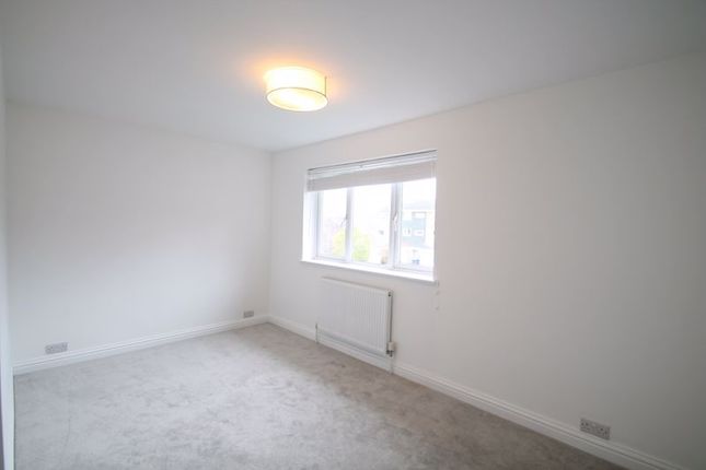 End terrace house to rent in Robinson Road, High Wycombe