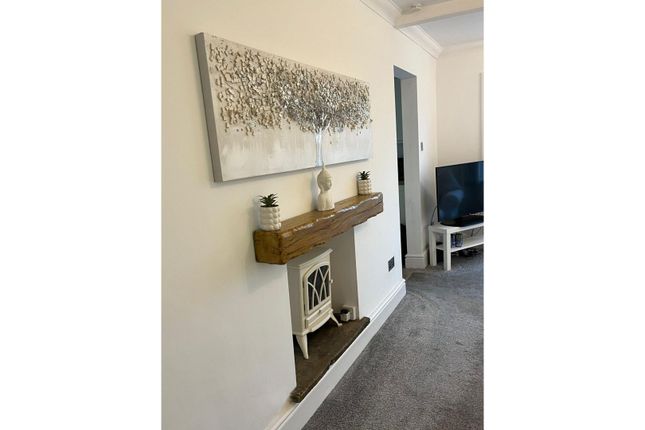 16, St. Thomas's Road, Rossendale photo 4