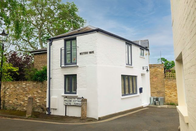 The Coach House, Westerly Ware, Richmond photo 3