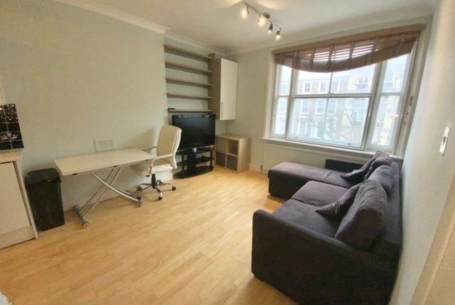 Flat to rent in Earls Court Road, London