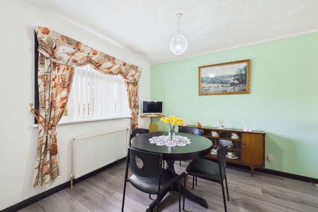 72 Muirhead, Larkhall photo 4
