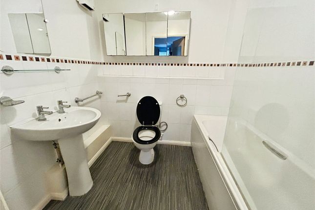 23, Pipkin Court, Coventry photo 5