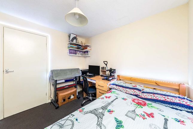 End terrace house to rent in Bishops Way, Canterbury, Kent