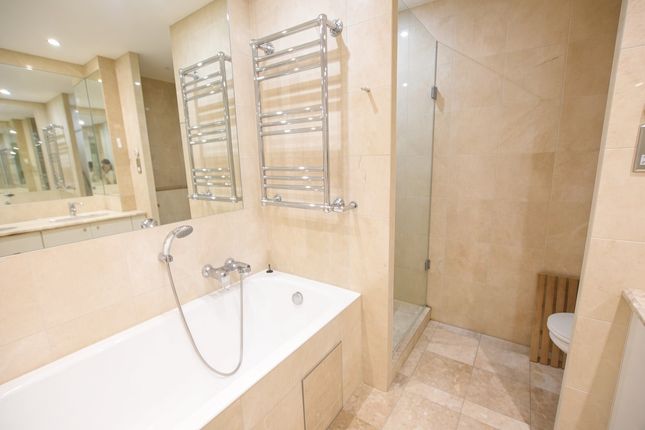 Apartment 101 Berkeley Tower 48, Westferry Circus, London photo 4