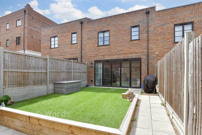 13, Fairbrass Way, Canterbury photo 2