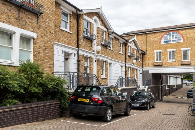 21 Hillgate Place Balham Hill, London photo 2