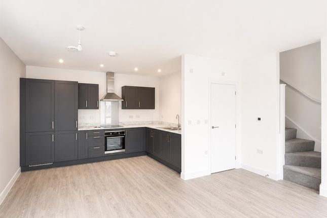 89, Gault Crescent, Cambridge photo 2