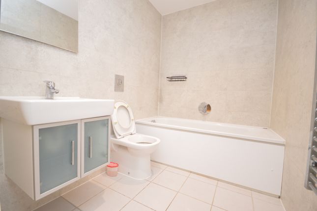 2 Double Bedroom Apartment + Gym To Rent