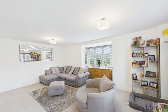2, Joseph Walk, Ottershaw photo 2