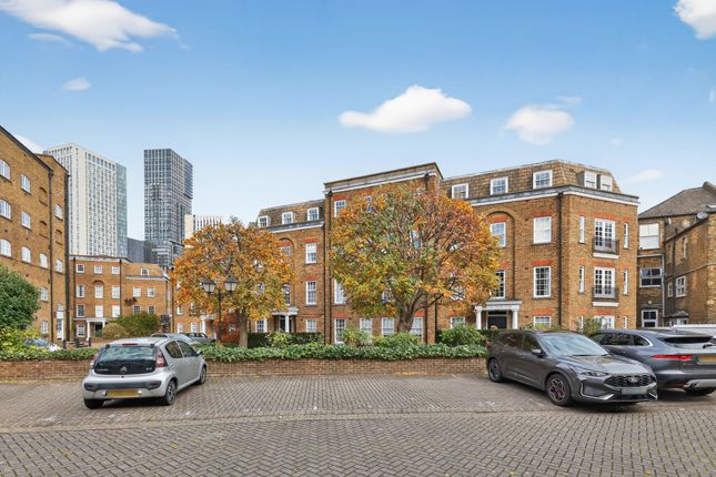 1-bed flat on Flat 20/Beaufoy House, 1 Regents Bridge Gardens, Vauxhall, £500,000