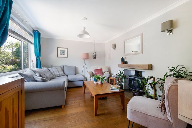 42, Bennetts Wood, Dorking photo 2