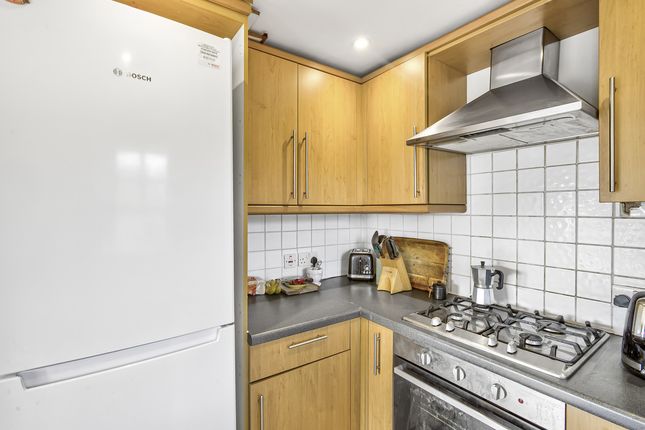 Flat 5, 24-28, Nelson's Row, London photo 3