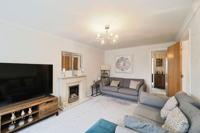 7, Hillary Close, Belper photo 3