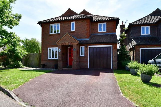 4 bed detached house for sale in Redehall Road, Smallfield, Surrey RH6