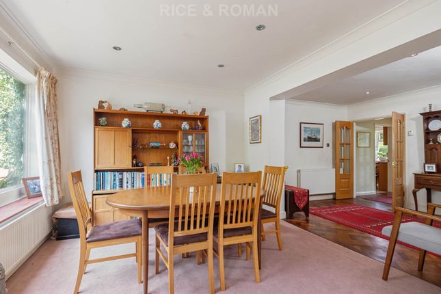 Pleasance, Onslow Road, Ascot photo 4