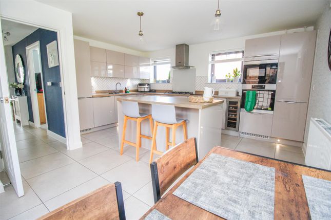 7, Medlar Close, Old Harlow photo 2