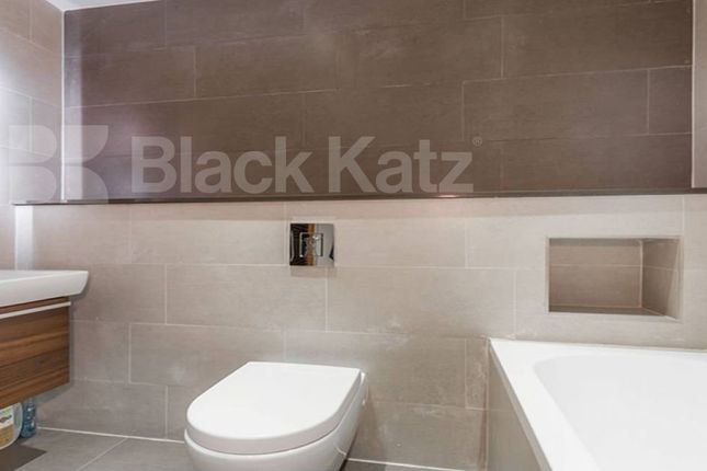 Lotus Mews N19, London photo 4