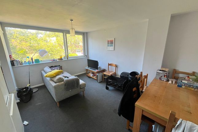 17, Sparkford Close, Hampshire, England photo 2