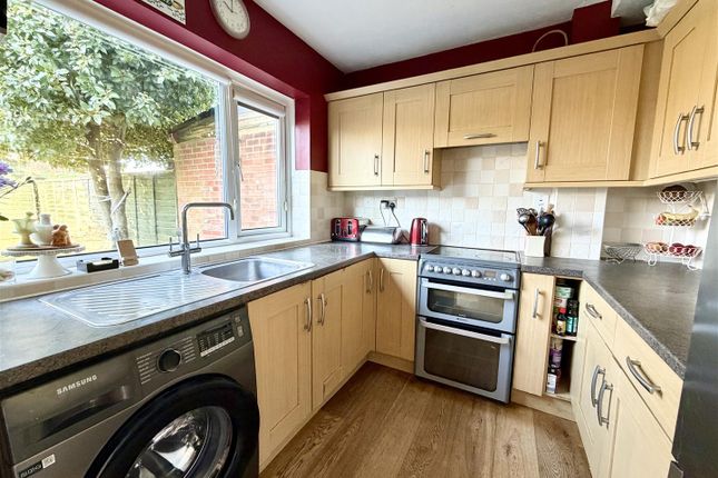 7, Shore Avenue, Poole photo 3