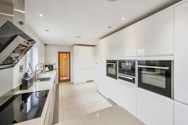 7, Aspen Close, Doncaster photo 3