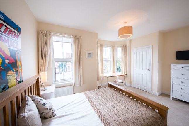 Thumbnail Room to rent in Alan Place, Bath Road, Reading