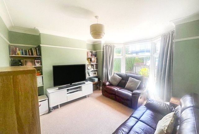 42, Kirkstall Mount, West Yorkshire photo 4