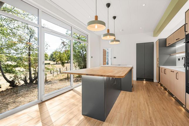 The Curve, Plot 8, Bells Wood, Little Berkhamsted photo 4