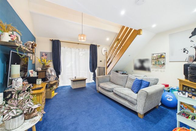 11, Libertus Court, Gloucestershire photo 2
