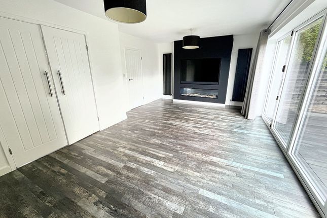 14 Alkrington Close, Bury photo 4