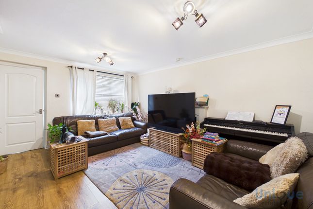 3, Knightsbridge Close, Wesham photo 2