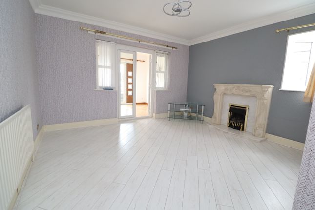 5, Lowfield Meadows, Rotherham photo 4