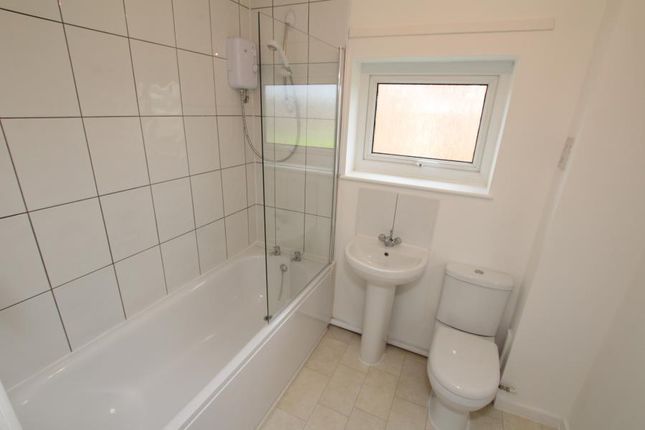 Great Meadow Road, Bristol photo 5
