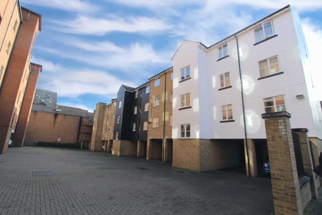 2 bed flat to rent in Russell Quay, Gravesend DA11