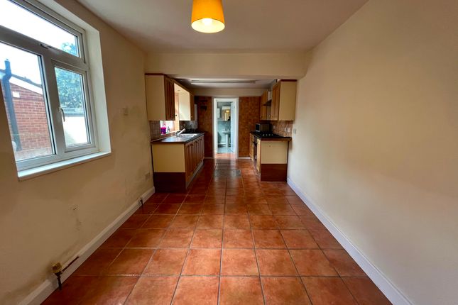 32 Houghton Road, Bedford photo 3
