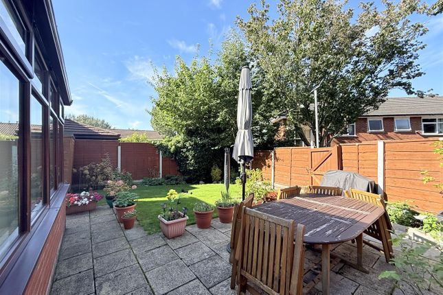 6, Redmire Mews, Dukinfield photo 4