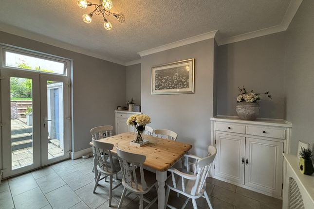 8, Alan Road, Llandeilo photo 5