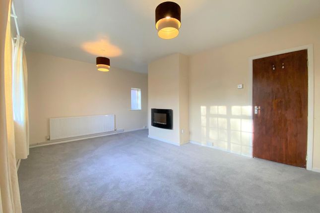 Maisonette to rent in Lynhurst Crescent, Uxbridge