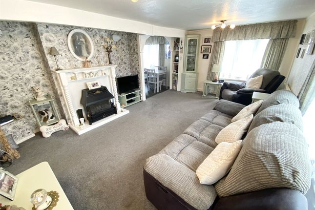 19, Pool View Caravan Park, Telford photo 2