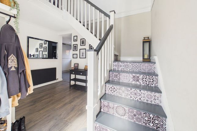 15, Haymer Drive, Hull photo 2