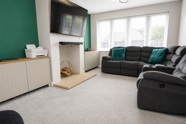 1, Moorside View, Bradford photo 3