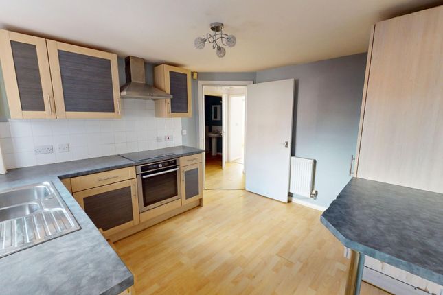 Flat 11, Stone Pillar Court Bucknall Old Road, Stoke-On-Trent photo 2