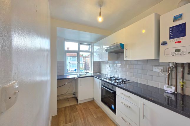 First Floor Flat 56, Brent Park Road, Greater London photo 4
