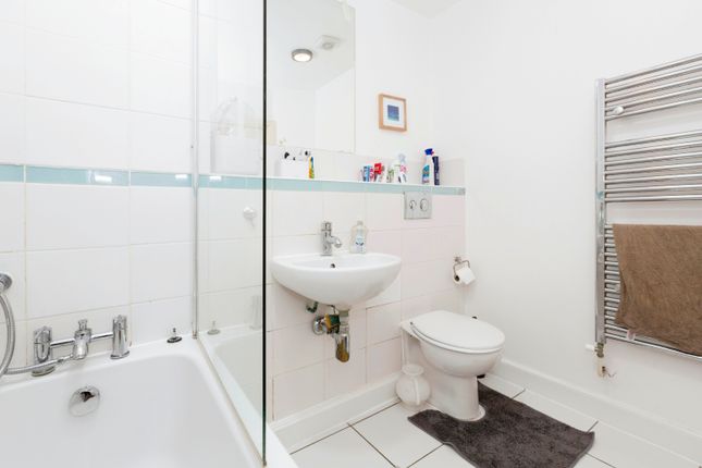 Flat for sale in Parham Drive, Ilford