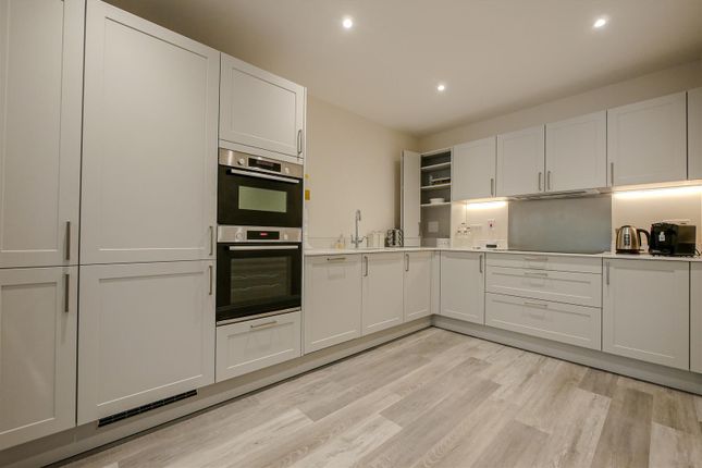 18, flat 2, Longcross Place, Winterbrook, Wallingford photo 3