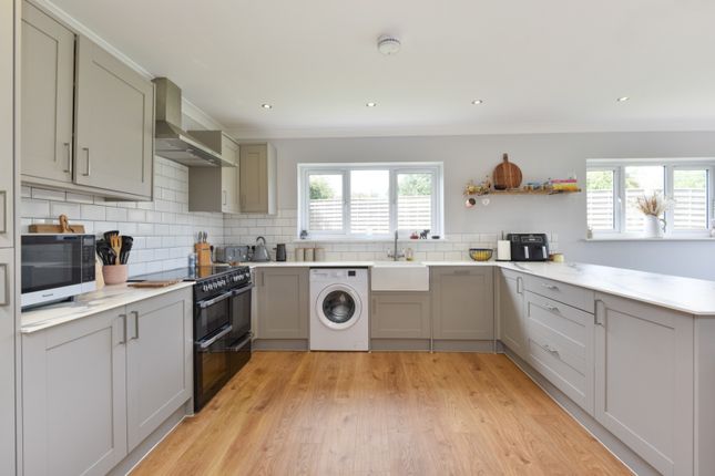 14 Kirkwood Avenue, Woodchurch, Kent photo 4