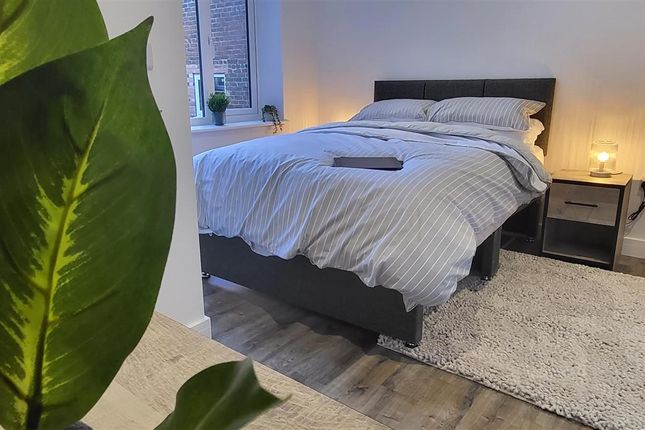 Room 2, 130 Stamford Street Central, Ashton-Under-Lyne photo 2