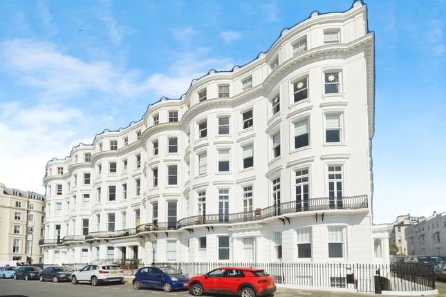 Thumbnail Flat for sale in Clarendon Terrace, Brighton